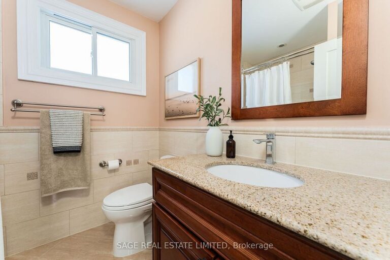 3191 Cedartree Cres-27