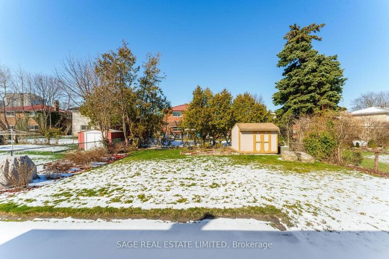 3191 Cedartree Cres-40