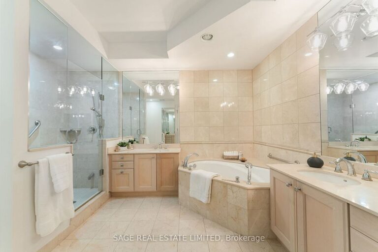 7071 Bayview Ave-13