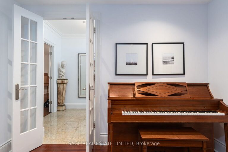 7071 Bayview Ave-19