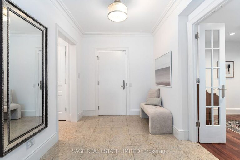 7071 Bayview Ave-20