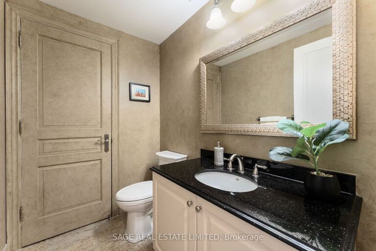 7071 Bayview Ave-21