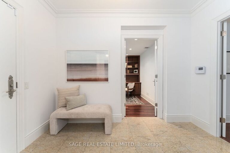 7071 Bayview Ave-22
