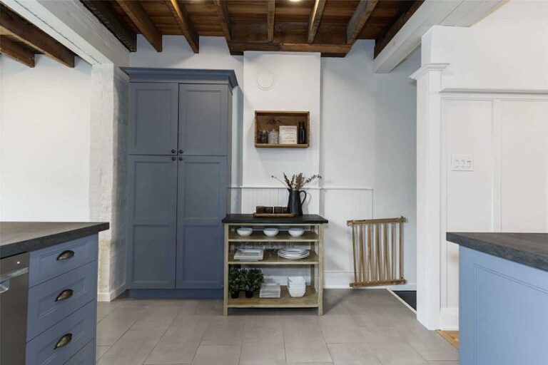 86 Stephenson Ave-11