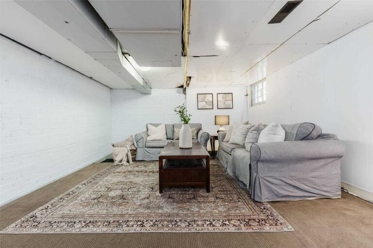 86 Stephenson Ave-30