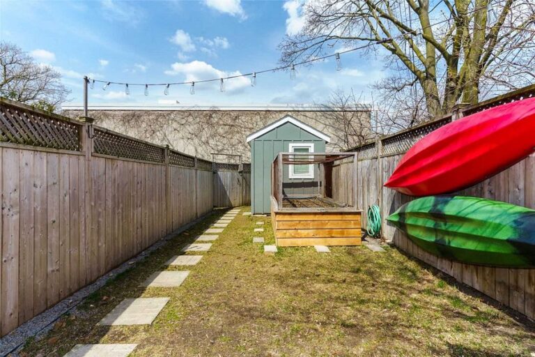 86 Stephenson Ave-32