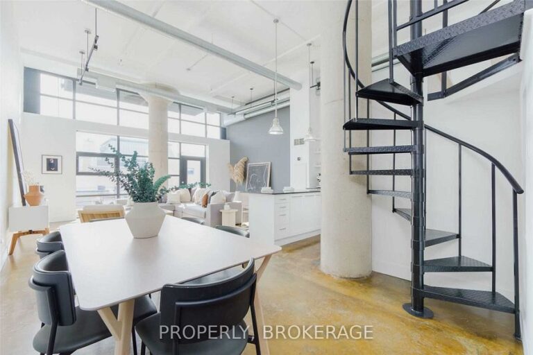 90 Sumach St-17