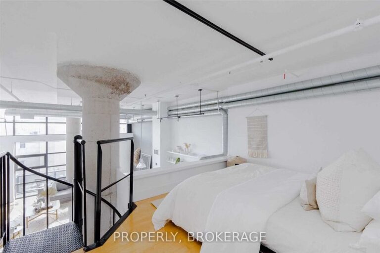 90 Sumach St-20