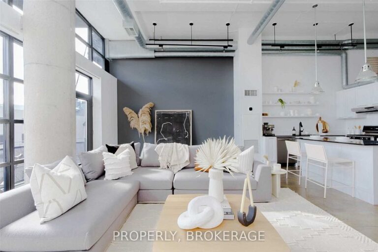 90 Sumach St-3