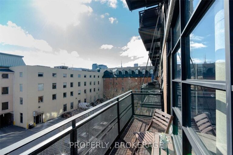 90 Sumach St-31