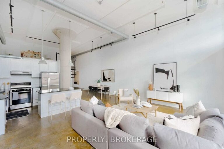 90 Sumach St-5