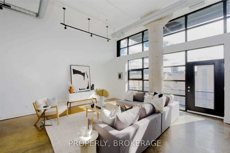 90 Sumach St-6